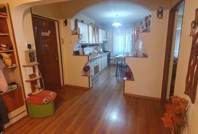Apartament 3 camere in Pipirig str. Antoniu Secvens - 4