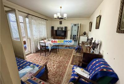 Apartament cu 3 camere semidecomandat în Nord