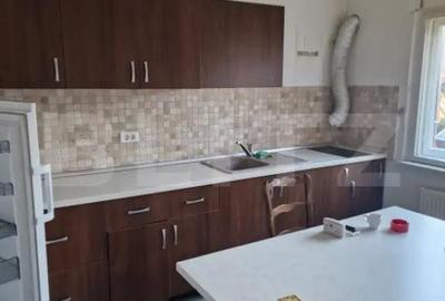 Casă cu 6 camere cu Teren 900 Mp în Girocului - 2