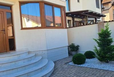 Casă individuală cu 4 camere cu Canalizare în Tineretului - 2