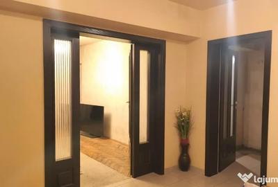 Apartament cu 3 camere decomandat în 22 Decembrie - 8