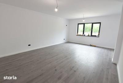 Casă cu 4 camere cu Teren 400 Mp în Domnești - 5