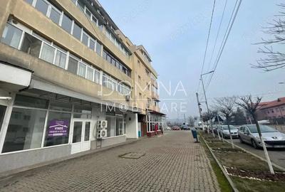 Vanzare spa?iu comercial - renovat - Rovinari - 2