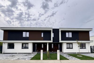Casă cu 4 camere în Dumbrăvița
