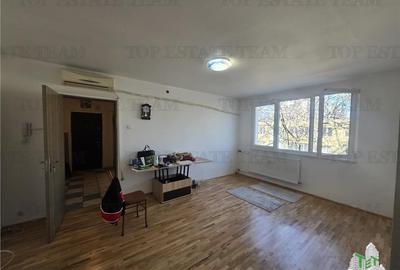 Apartament cu 3 camere semidecomandat în Drumul Taberei - 3