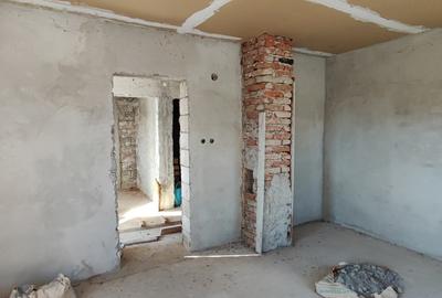 Casa la rosu Casa la rosu - 2