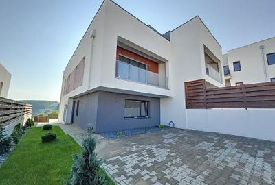 Casă cuplată -  5 camere, 3 bai, 195 mp, 2 parcari, aproape de Vivo! - 2