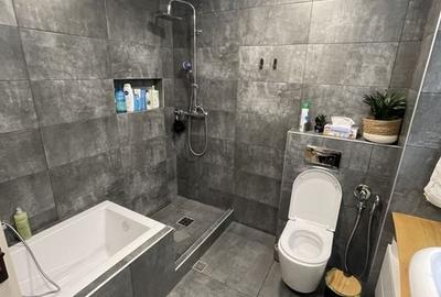 Casa S+P+E+M | 605 mp utili | 10 camere | 3 bucatarii | 4 bai | 3 terase | Garaj - 17