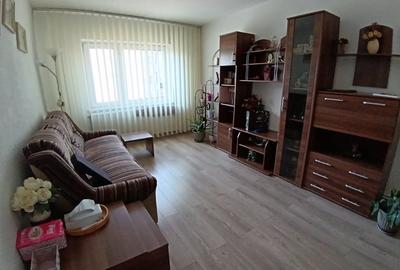 Apartament cu 4 camere decomandat în Burdujeni