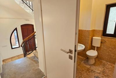 Casă individuală cu 20 camere cu Canalizare în Central - 20
