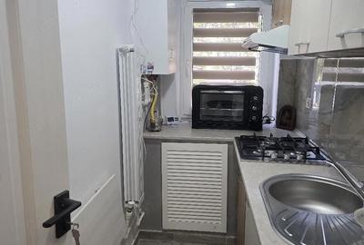 Garsonieră decomandată în Central - 7