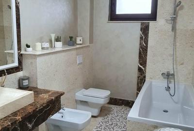 Apartament cu 4 camere decomandat în Central - 3