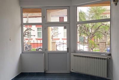 Spațiu comercial, de 30 mp, în Exterior Vest - 1