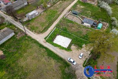 Teren de 500 mp, în Mineri