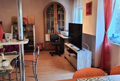 Apartament cu 3 camere decomandat în Central - 2