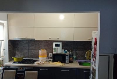 Apartament cu 3 camere semidecomandat în Micro 13 - 3