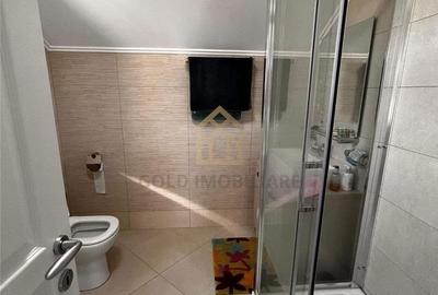 Casă cu 4 camere cu Canalizare în Central - 2