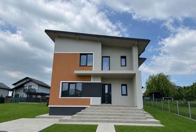 Casă cu 4 camere decomandat în Cug - 8