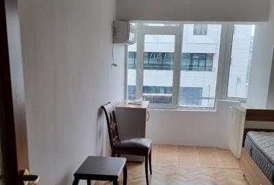 Apartament cu 3 camere decomandat în Centrul Civic - 2