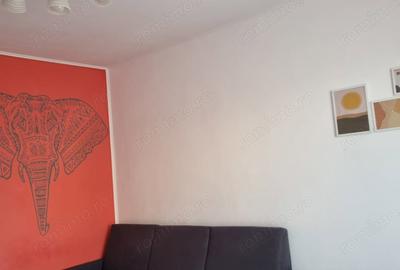 Garsonieră decomandată în Titan