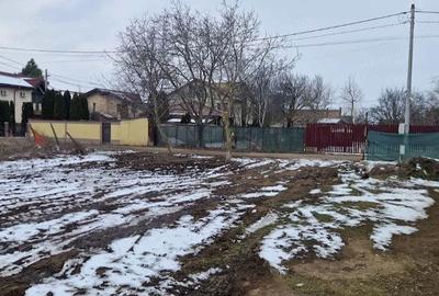 Teren de 688 mp, în Vânători - 4