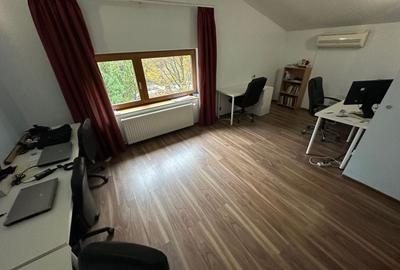 Casă / Vilă cu 6 camere în zona  Calea Aradului - 34