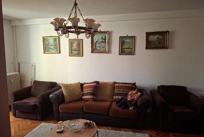 Apartament cu 3 camere decomandat, mobilat în Titan - 1