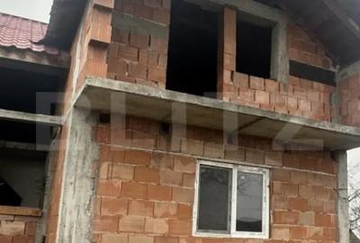 Casă cu 3 camere cu Teren 2967 Mp în Vest - 2