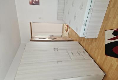 Inchiriez apartament 3 camere