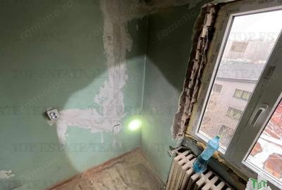 2 garsoniere adiacente la rosu pe Calea Grivitei, etaj 4 - 13