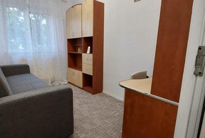 Apartament cu 3 camere, decomandat, zona Nicolina - 3