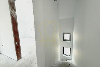 Duplex cu 4 camere cu Canalizare în Covaci - 9