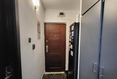 Pre? bun! Garsoniera gata de locuit in zona 9 Mai - 5