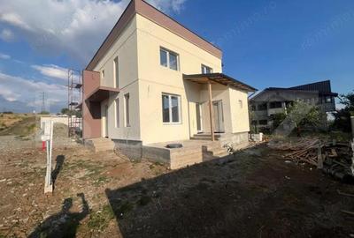 Casă cu 3 camere cu Teren 202 Mp în Central
