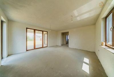 Casă cu 7 camere cu Teren 600 Mp în Sânleani - 3