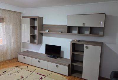 Apartament cu 2 camere decomandat, mobilat în Dacia