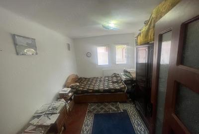 Casă cu Teren 690 Mp în Central - 2