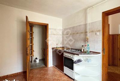 Casă cu 5 camere semidecomandat cu Teren 893 Mp în Ciupercenii Noi - 3