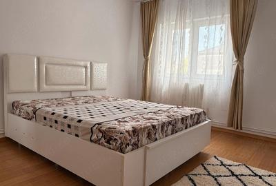 Apartament cu 3 camere decomandat în Micro 5 - 2