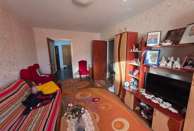 Apartament cu 3 camere semidecomandat, mobilat în 1 Decembrie 1918