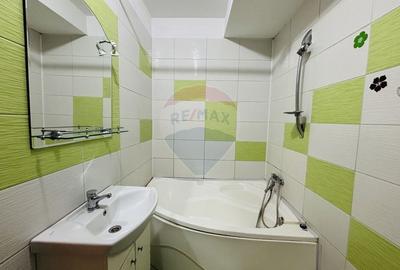 Apartament spatios de vânzare 2 camere EROILOR . VOLUNTARI A3 - 21
