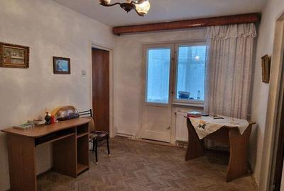 Apartament cu 3 camere semidecomandat în Inel II - 3