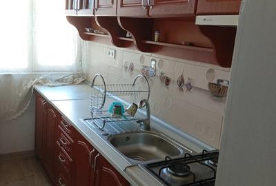 Inchiriez apartament cu 2 camere zona Pia?a Sarbilor - 2