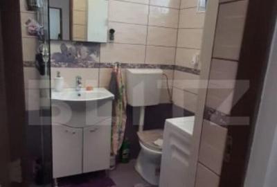 Apartament de vanzare, la casa, cu 2 camere, 66 mp, zona Laz - 12