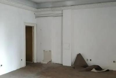 Spațiu comercial, de 2,600 mp, în Universitate - 9