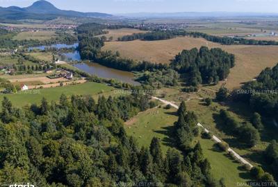 Teren de 6800 mp, în Vulcan - 5