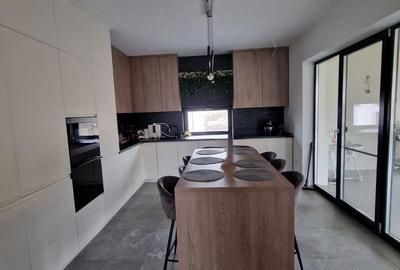 Casă cu 3 camere în Crișeni - 1