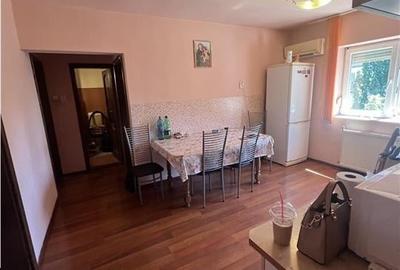 Apartament cu 3 camere decomandat în Rogerius