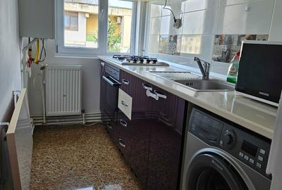 Apartament cu 2 camere semidecomandat în Pieții