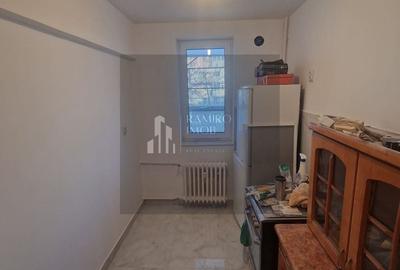 Apartament cu 2 camere semidecomandat în Brâncoveanu